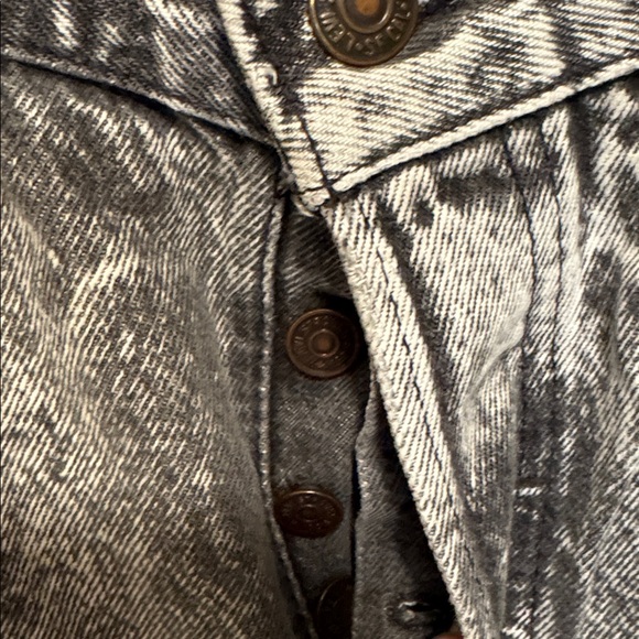 Vintage Acid Wash Levi, made in USA - Picture 3 of 8
